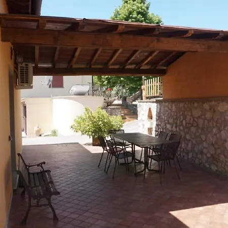 Scappo In Umbria, Nelle Vigne * נארני
